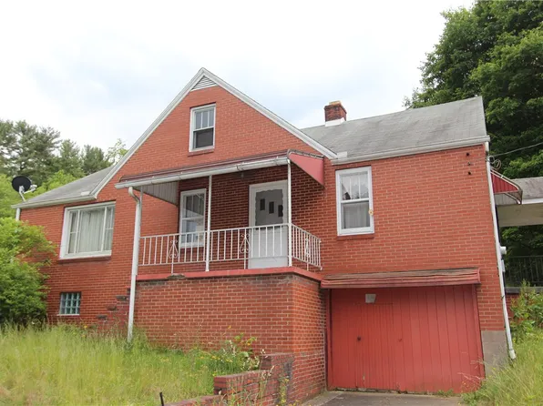 414 Spewock Ln, Latrobe, PA 15650