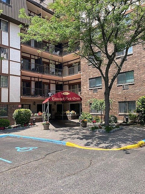 1st image of 2 Elmwood Park Dr APT 717