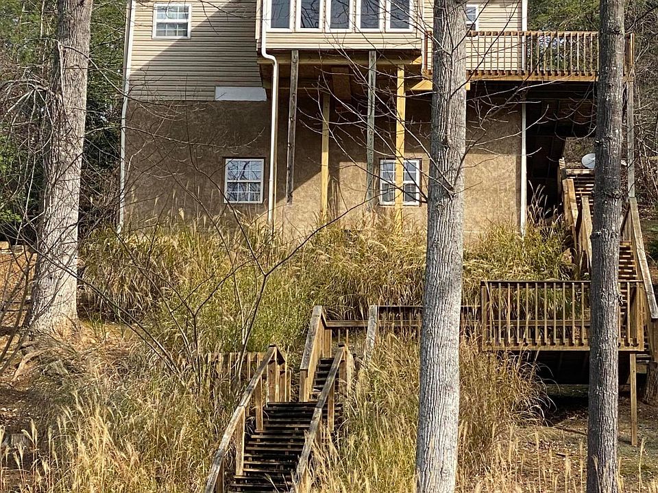 1st image of 213 Candlewood Ln