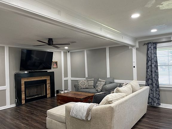 3rd image of 3619 Avenue B