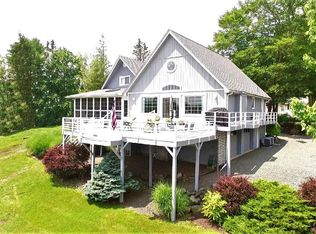7536 Lake Shore Dr, Pocono Lake, PA