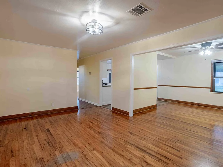 211 Lana Dr — Photo 5