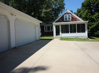 2205 Coldstream Ave NE, Cedar Rapids, IA 52402