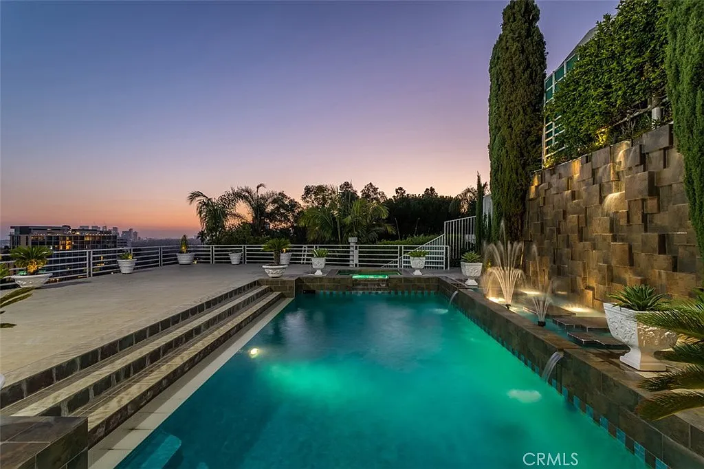 4 bed, 5.5 bath, 3900 sqft, $16,300 — Photo 4