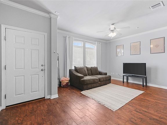5th image of 305 Holleman Dr E APT 1205