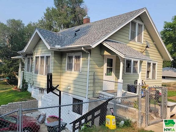 4th image of 3820 Elmdale Ave