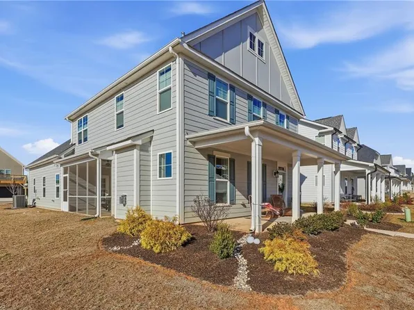 1720 Eastover Dr, Kernersville, NC 27284
