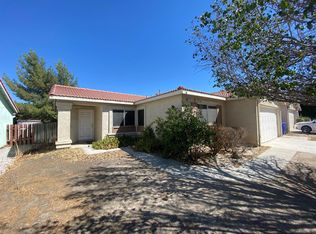 15201 Sunflower Ln, Victorville, CA 92394