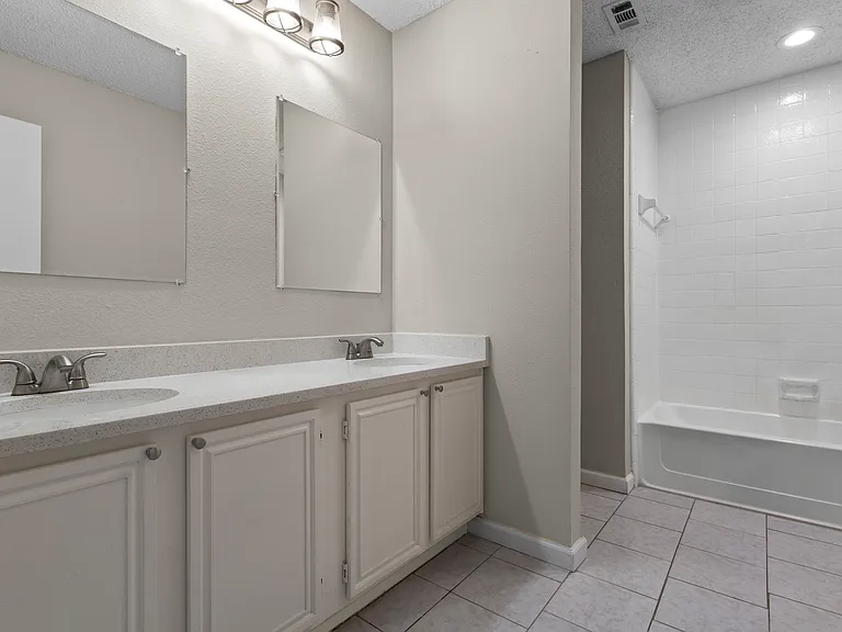 2847 Red Oak Dr — Photo 19