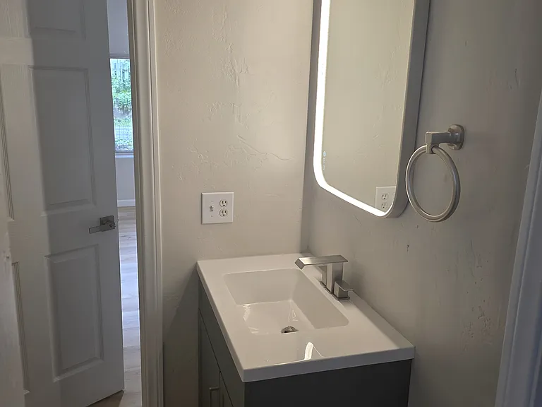 417 French Ave — Photo 10