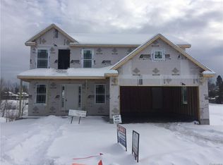 530 Edgewood Pass, Fenton, MI 48430