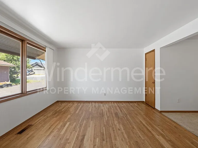 902 E Rockwell Ave — Photo 6