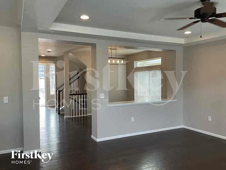 17985 E 107th Pl — Photo 4