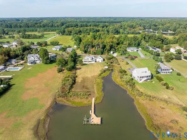 2164 Ocran Rd, White Stone, VA 22578