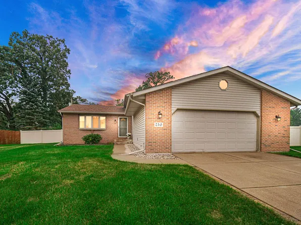 250 Hawthorne Ct, Hobart, IN 46342