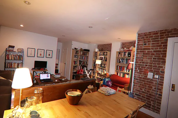 Rented by PMG Real Estate  | media 31