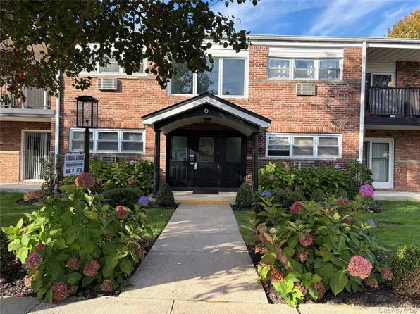 10 Ivy Street #2B, Farmingdale, NY 11735