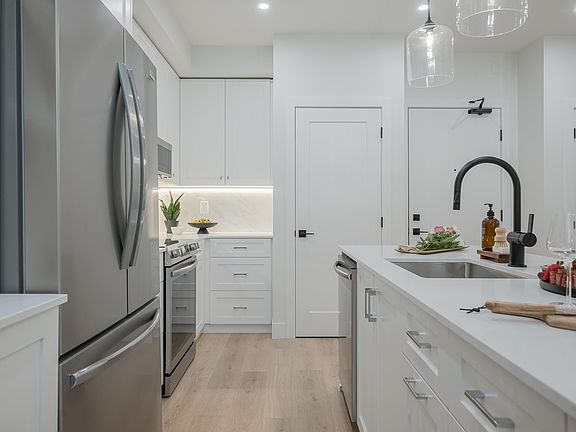 5th image of 46187 Thomas Rd #505