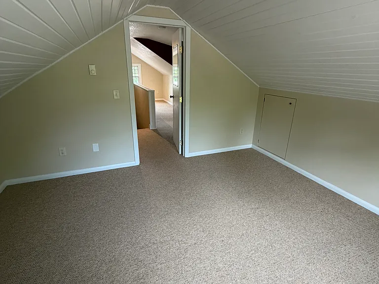 516 Washington St S — Photo 29
