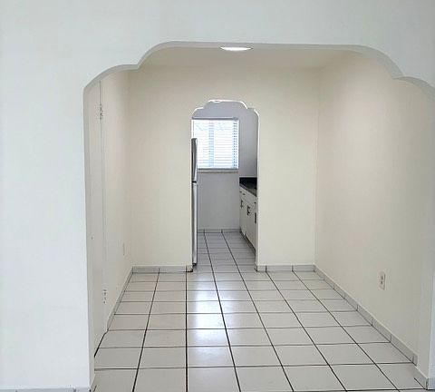 4th image of 525 77th St #6