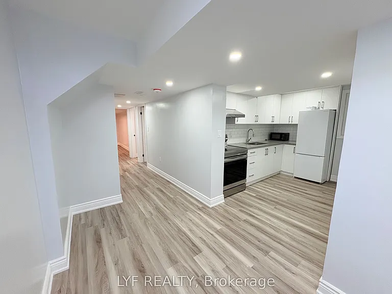 30 Lavron Ct #BASEMENT — Photo 7