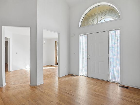 4th image of 3124 Honeysuckle Dr