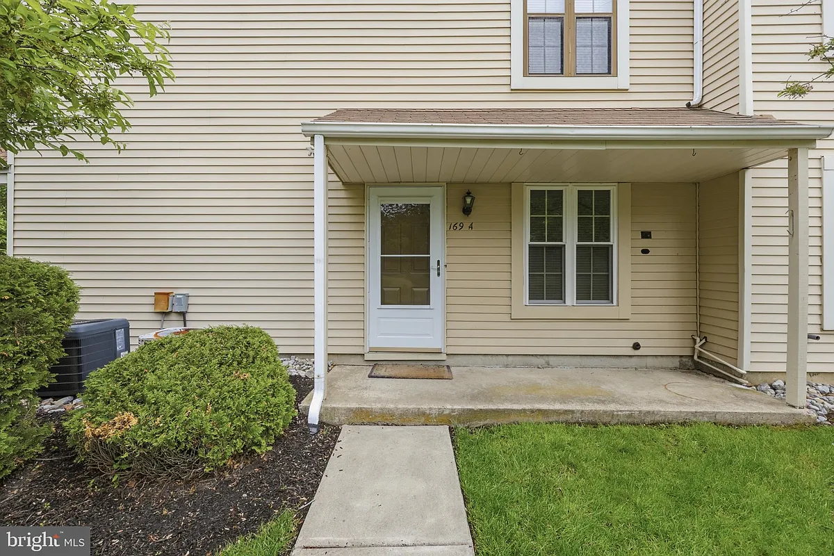 Building Photo - 169 Bradford Ct #A