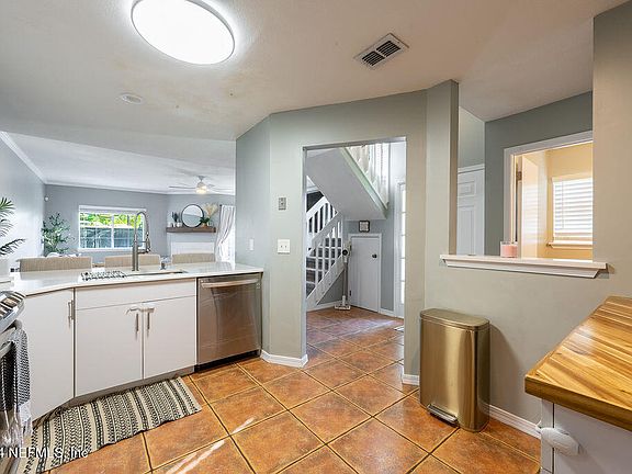 4th image of 1512 SAND DOLLAR Circle