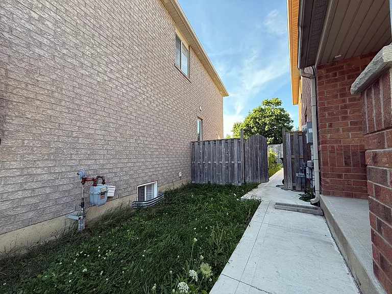 133 Herdwick St — Photo 13