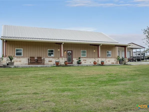1915 Sweetwater Rd, Port Lavaca, TX 77979