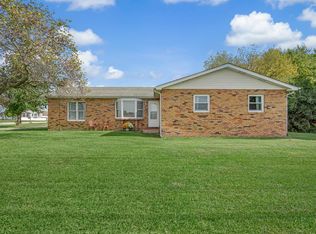 8408 Country Ln, Troy, IL 62294