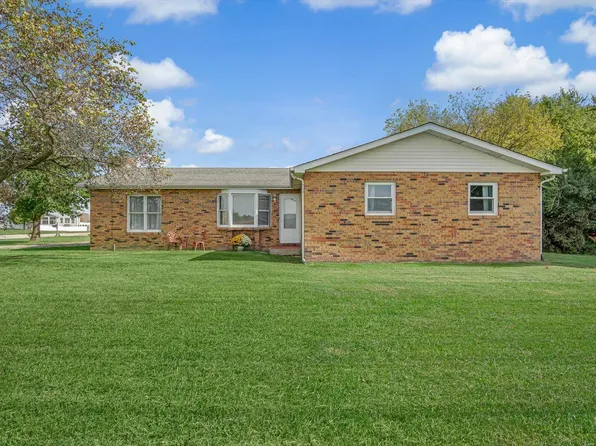 8408 Country Ln, Troy, IL 62294
