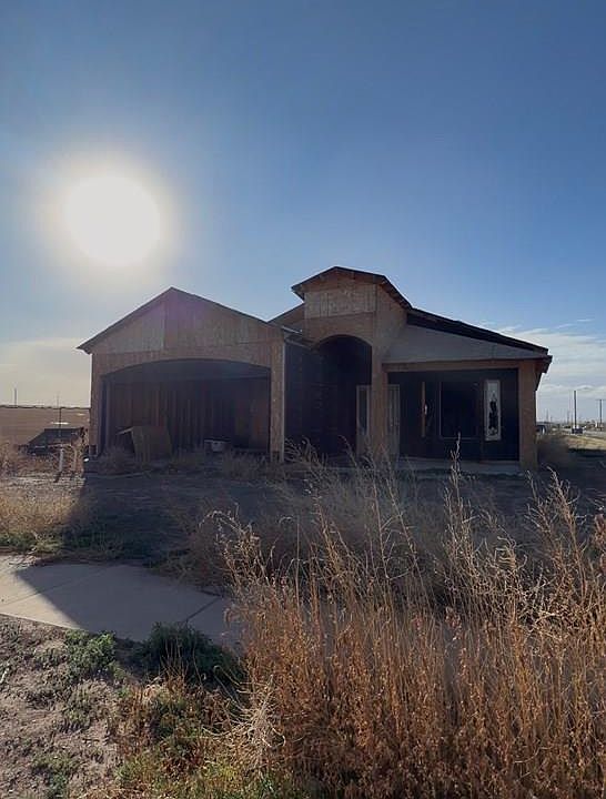2nd image of 1401 Valle Ecuador Rd