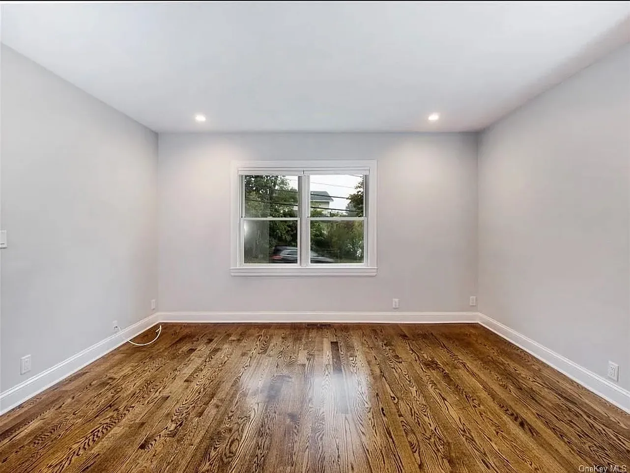 2 bed, 810 sqft, $3,600 — Photo 2