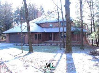 632 Pine Crest Ct, Leonard, MI 48367