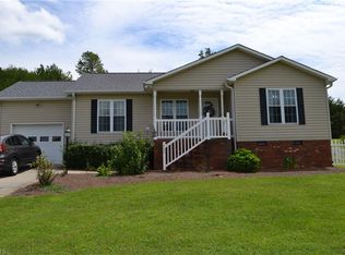 105 Foxdale Dr, King, NC 27021