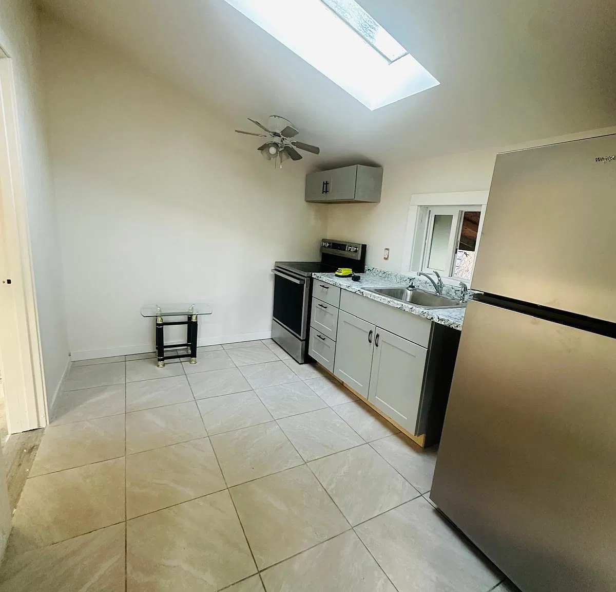 1 bed, 800 sqft, $1,600 — Photo 2