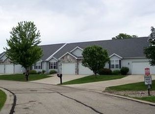 3004 Edmonton Dr, Sun Prairie, WI 53590