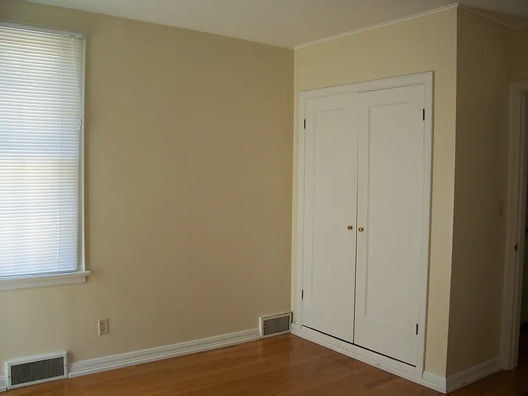 517 W 27th Ave — Photo 12
