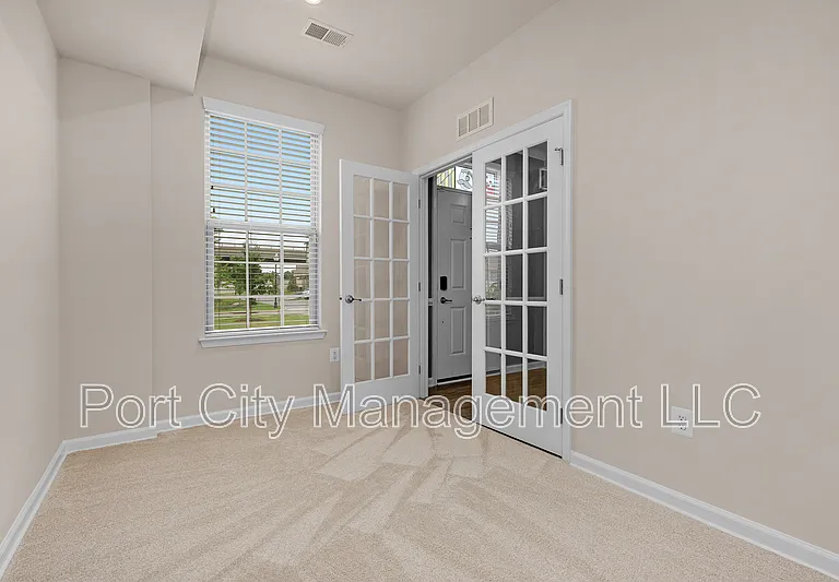 133 S Macon St — Photo 20
