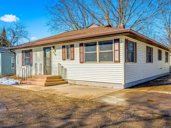 620 2nd St SE, Forest Lake, MN 55025