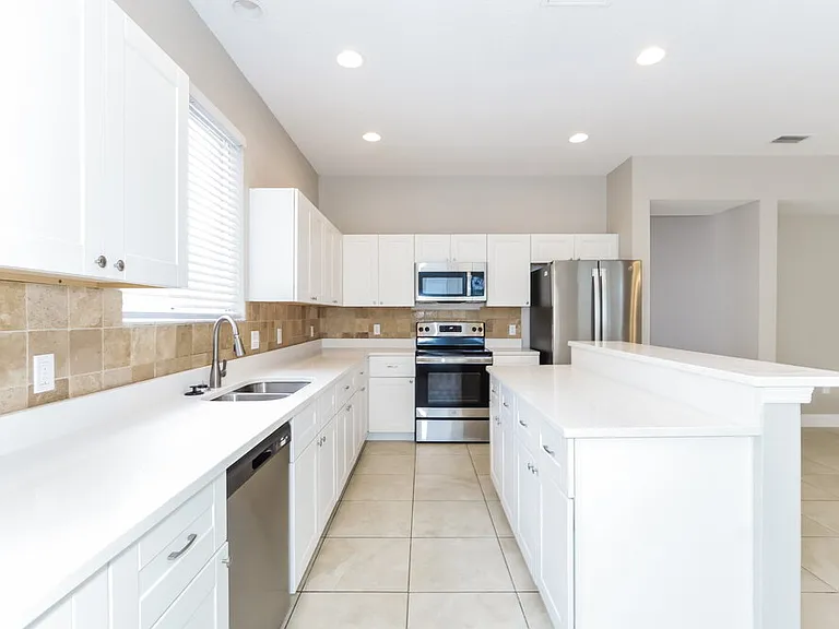 2703 Redwood St — Photo 5