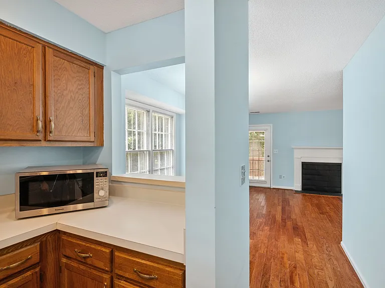 128 Shady Spring Pl — Photo 7