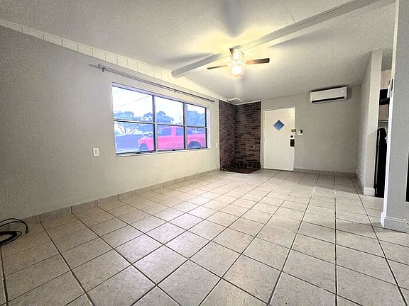 4th image of 919 Columbia Ave