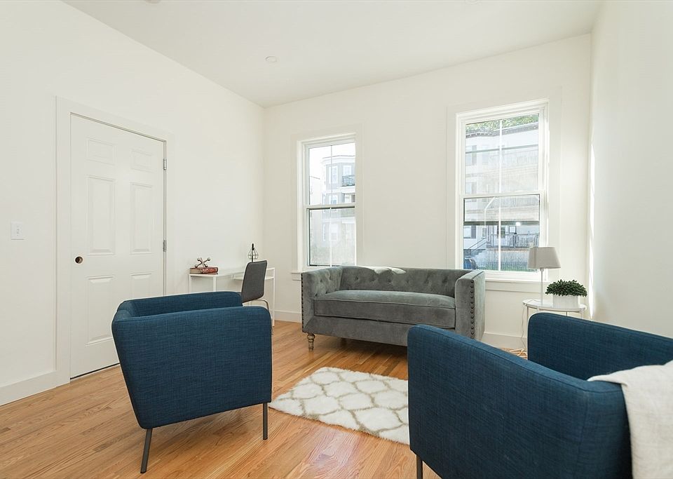 1st image of 148 Pleasant St #2