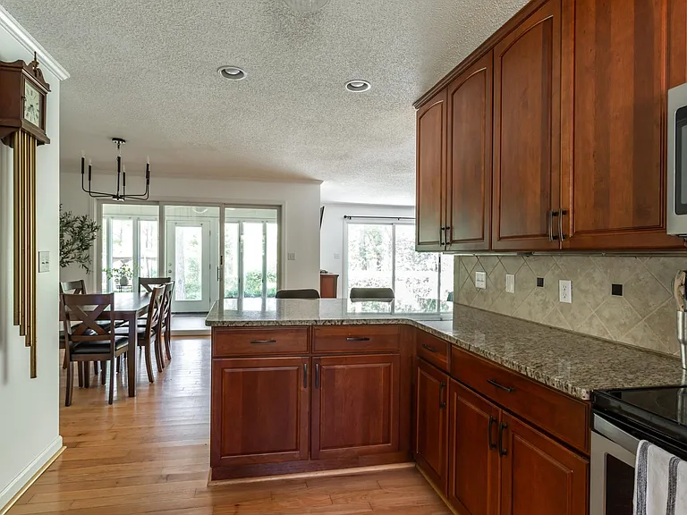 18 Windsong Pl — Photo 9