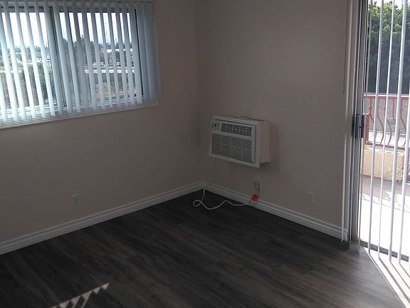 4th image of 421 E 16th St APT 412