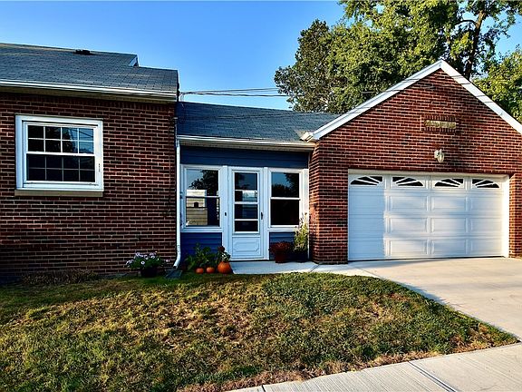 5th image of 4933 S Park Dr