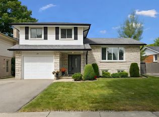 62 Gibson Dr, Kitchener, ON N2B2P4