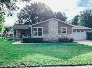 914 Violet Ln, Little Chute, WI 54140